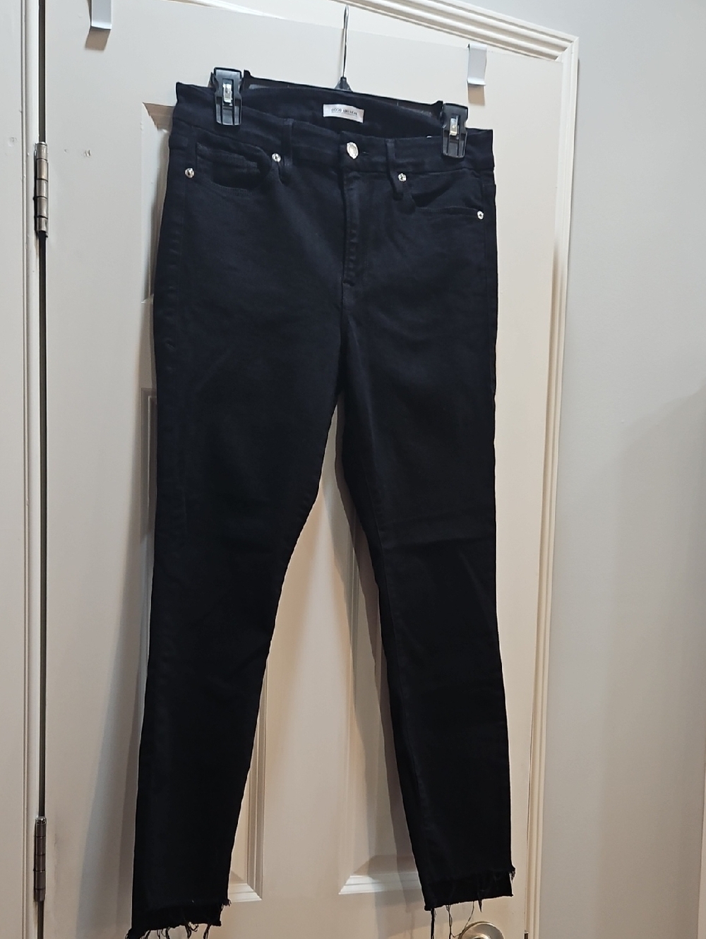 Good American Good Legs Black Skinny Jeans with Frayed Ankles-Petite Size 30/10
